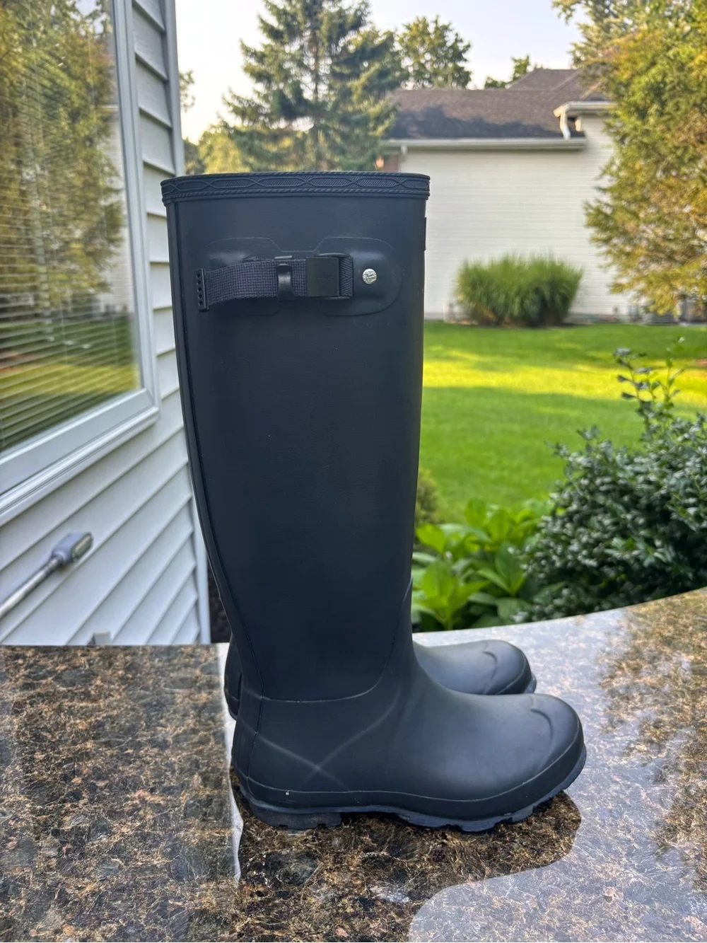 Hunter Boots Norris Field Boot Charcoal Grey w/ Cream Fleece Boot Socks Women 7